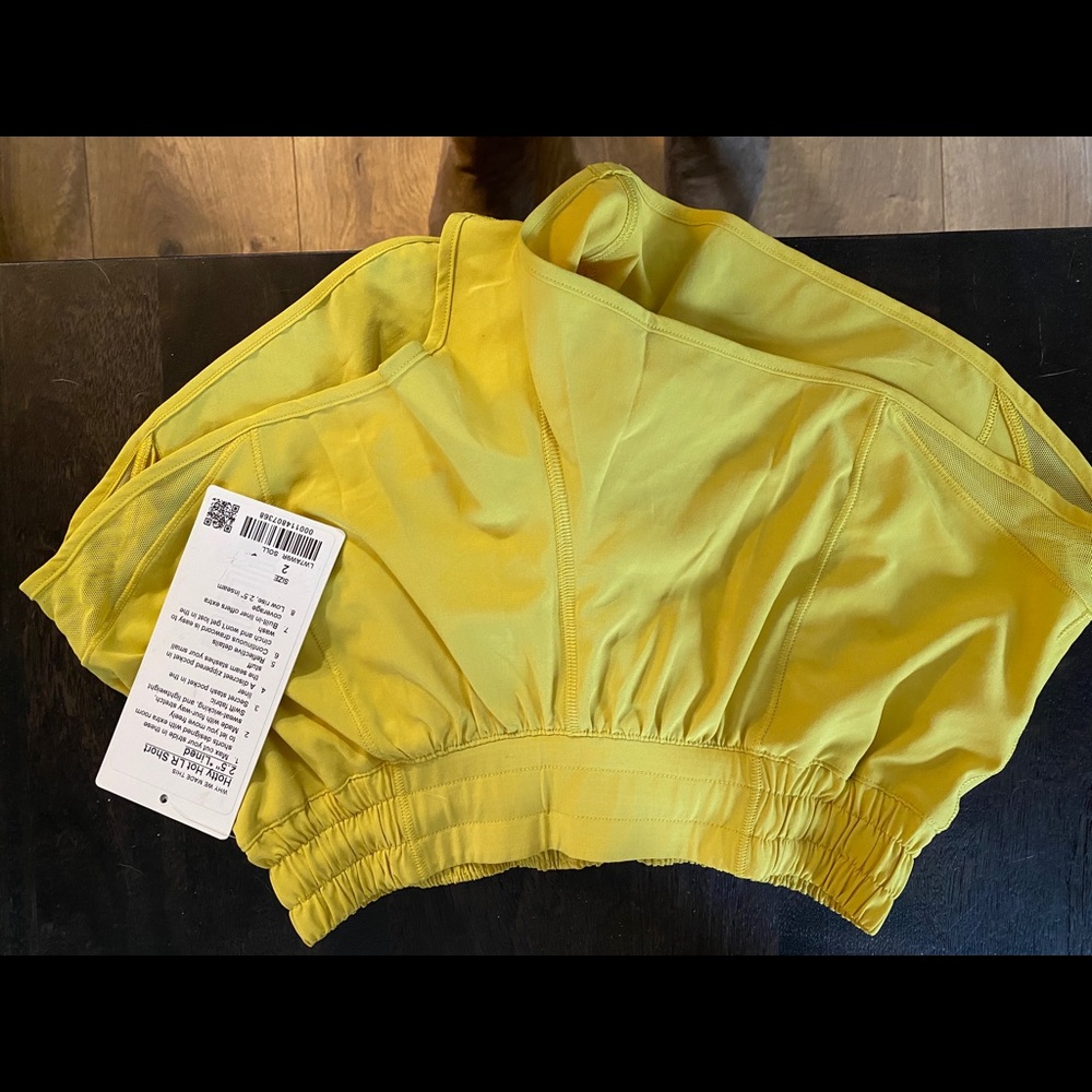 Lululemon hotty shorts 2.5 mustard yellow